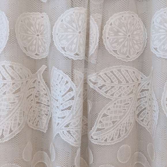 HD in Paris | White Lily Lace Lemon Blouse | 2 - Picture 9 of 12